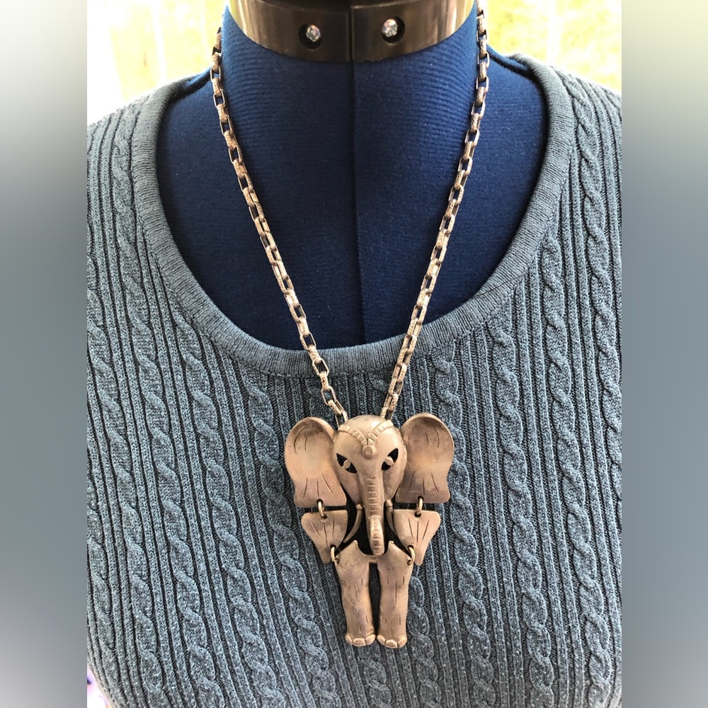 Vintage 1970s Unsigned Hinged Silver-tone Like Pewter Elephant Necklace